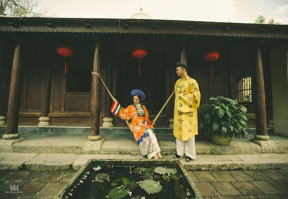 Hoa Nghiem Vietnamese ancient costume